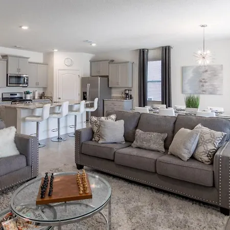 Stunning 6 Bed Pool Home With Game Room-7547Oml